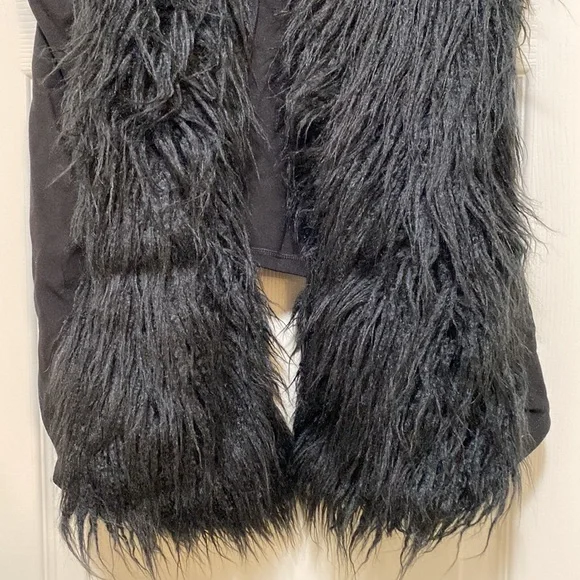 Cabi Black fuzzy vest - Picture 4 of 11